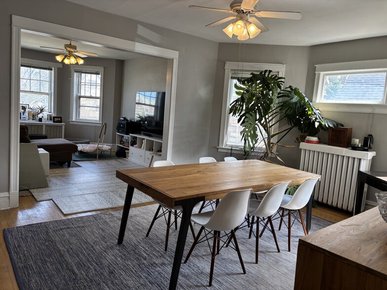 Dining room with furniture - 421 Hannah Avenue