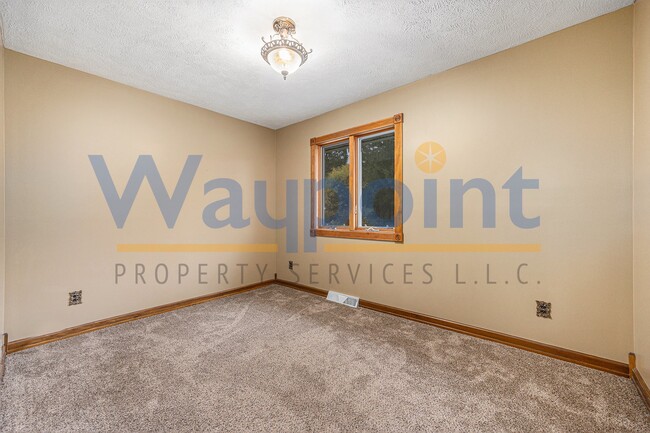 Building Photo - 4340 Brown Rd