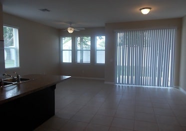 Building Photo - Townhome/Duplex