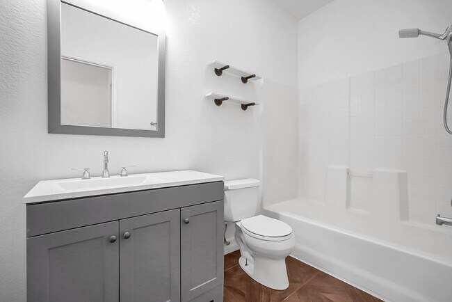 Building Photo - 709 Palmer Pl