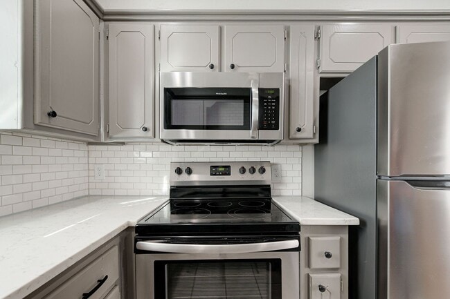 Building Photo - 3 Bed, 2 Bath Home Near UCO and Hafer Park