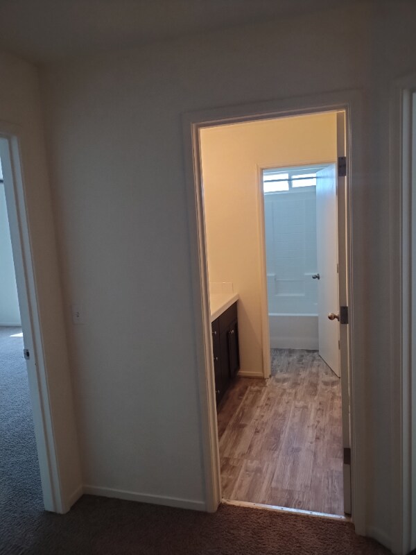 Building Photo - 1373 Manor Ave