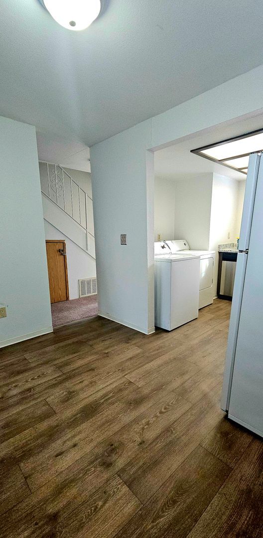 Building Photo - REDUCED - Cedar St. 2bed/1.5 bath duplex -...