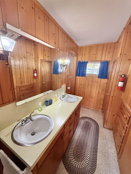 Building Photo - 156 Barker Pond Rd