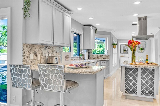 Building Photo - 2323 Delmar Pl