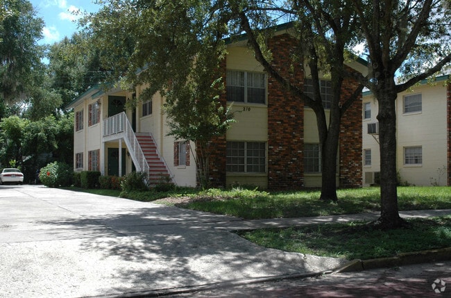 Primary Photo - Colonial Apartments
