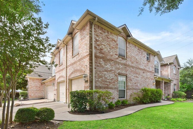 Building Photo - 1110 Enclave Square W