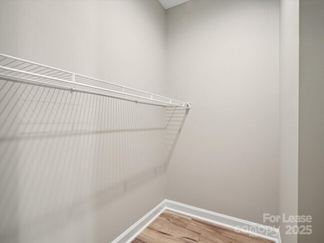 Building Photo - 4954 Moonlite Bay Dr