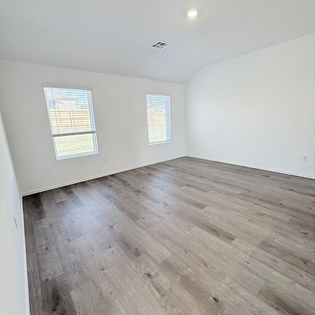 Building Photo - 1917 Rock Elm Dr