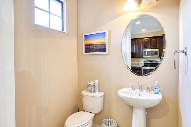 Building Photo - ? Stylish 2BR/2BA Townhouse in Resort-Style Community | Available July 2025 – April 2026 | 30-Nig...