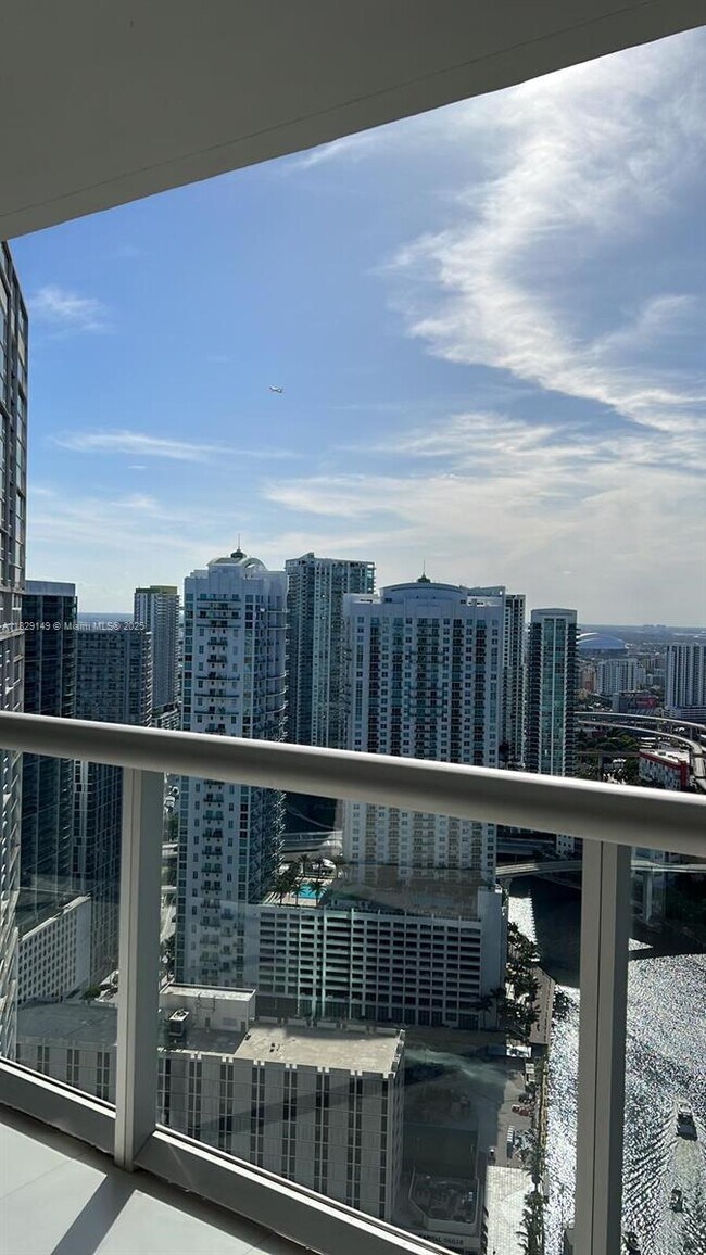 Building Photo - 465 Brickell Ave