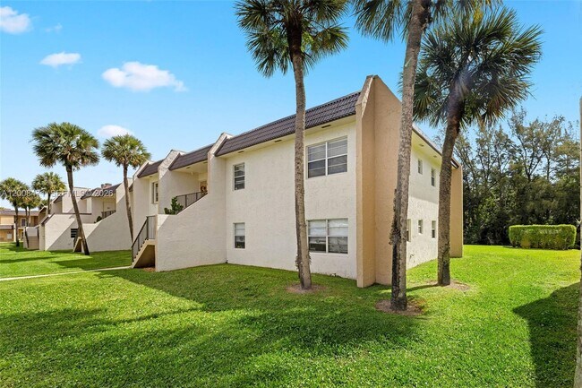 Building Photo - 110 Lake Meryl Dr