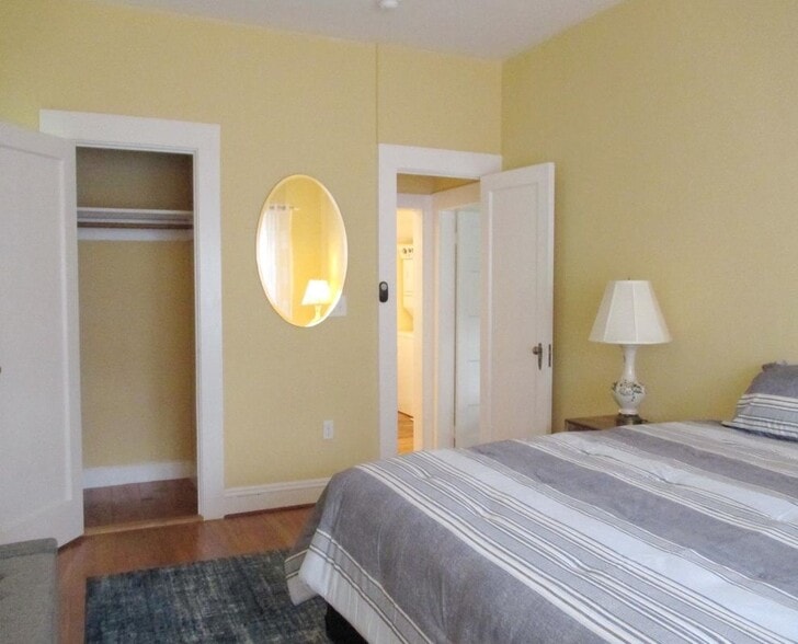 Building Photo - 38 Berkley, B