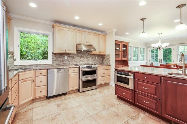 Building Photo - 81 Edgemont Rd