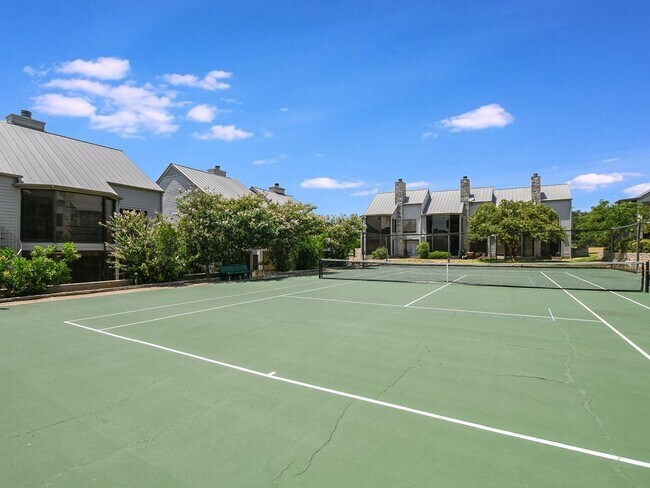 Building Photo - 168 World of Tennis Sq