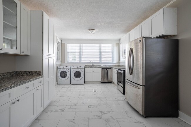 Building Photo - 20 Marion Ave