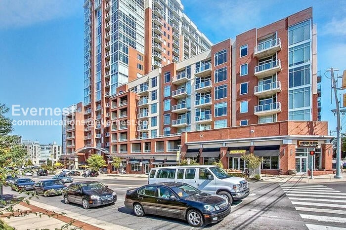 Building Photo - 600 12th Ave S