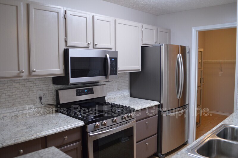 Building Photo - 11750 Glenbrook Ct