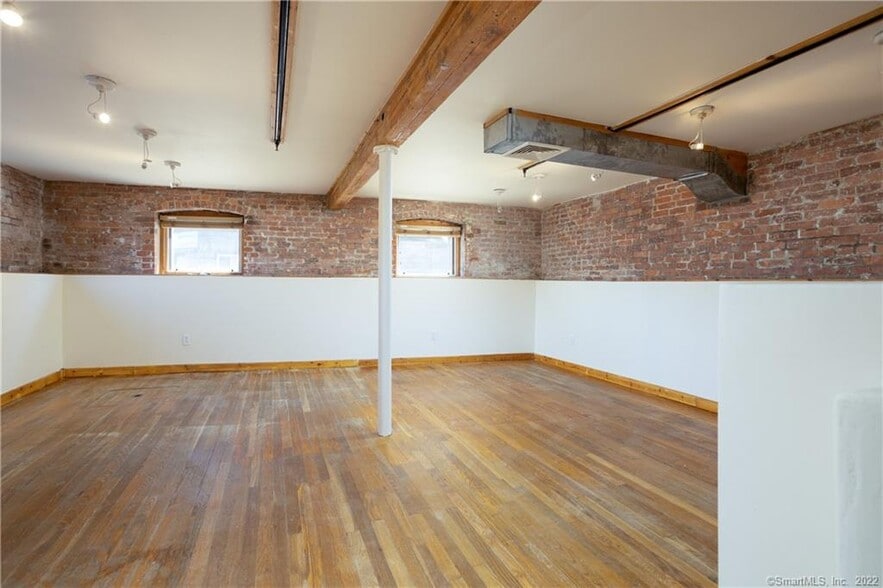 Building Photo - 325 Lafayette St