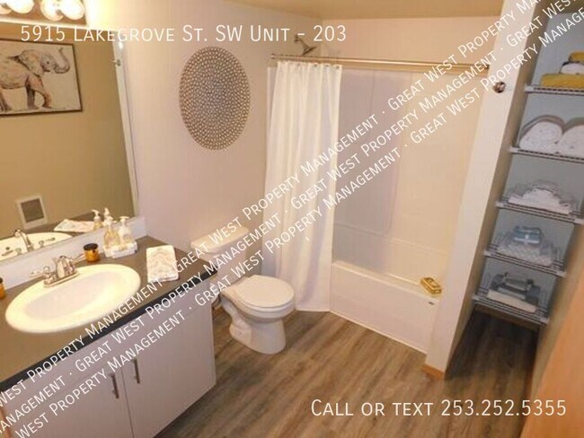 Building Photo - 5915 Lake Grove St SW
