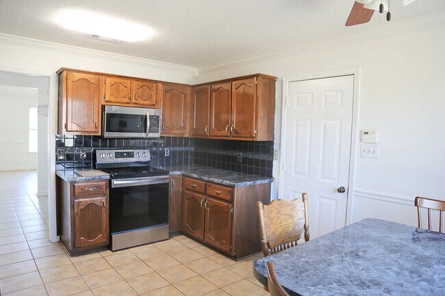 Building Photo - 348 Wolf Run Rd