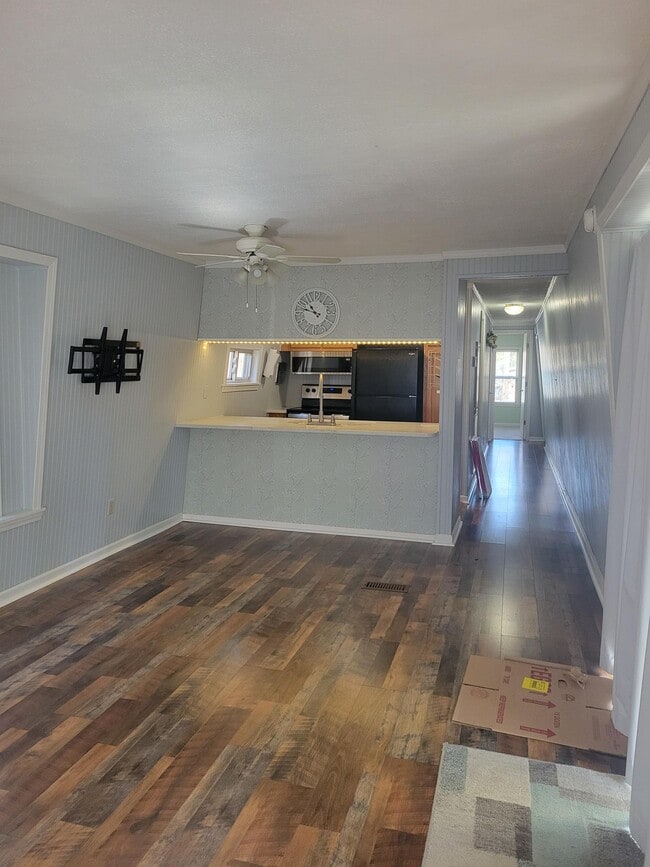 Building Photo - 133 Rugby Ct