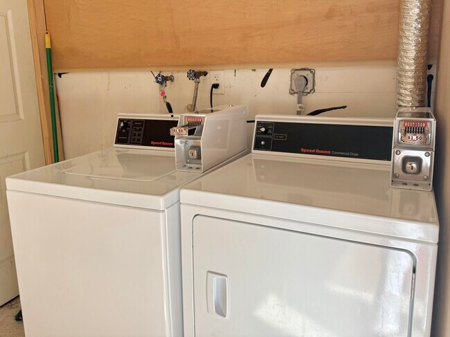 Building Photo - 4901 NE 26th Ave