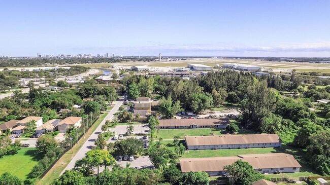 Building Photo - 8270 Eleuthera Ln