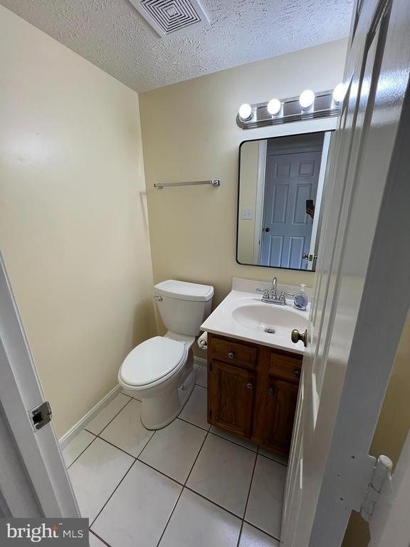 Building Photo - 209 Eaton Ct
