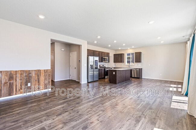 Building Photo - 7945 Ranchland Ln