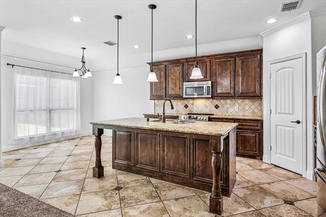 Building Photo - 16400 Stillhouse Hollow Ct