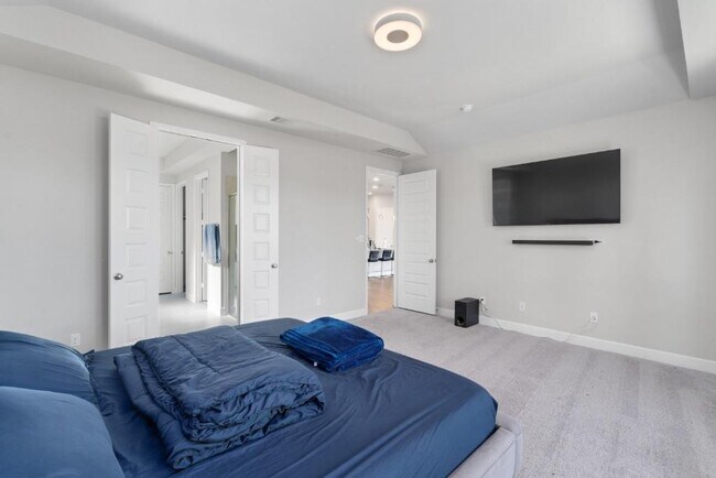 Building Photo - 547 Jefferson Dr