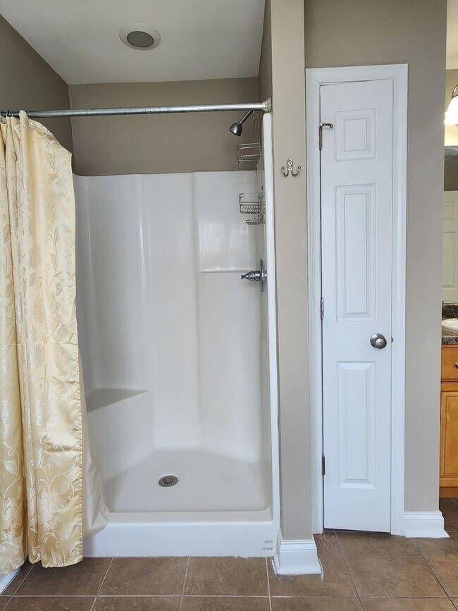 Building Photo - Maryville 37801 - 3 bed 2 bath home with a...
