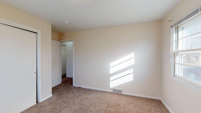 Building Photo - 2226 Melrose Ave