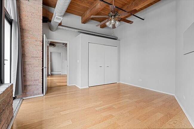 Building Photo - 625 W Jackson Blvd