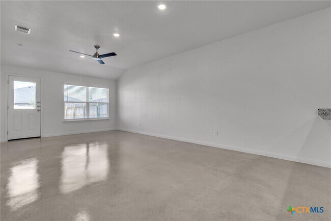 Building Photo - 902 Cherry Laurel Ln