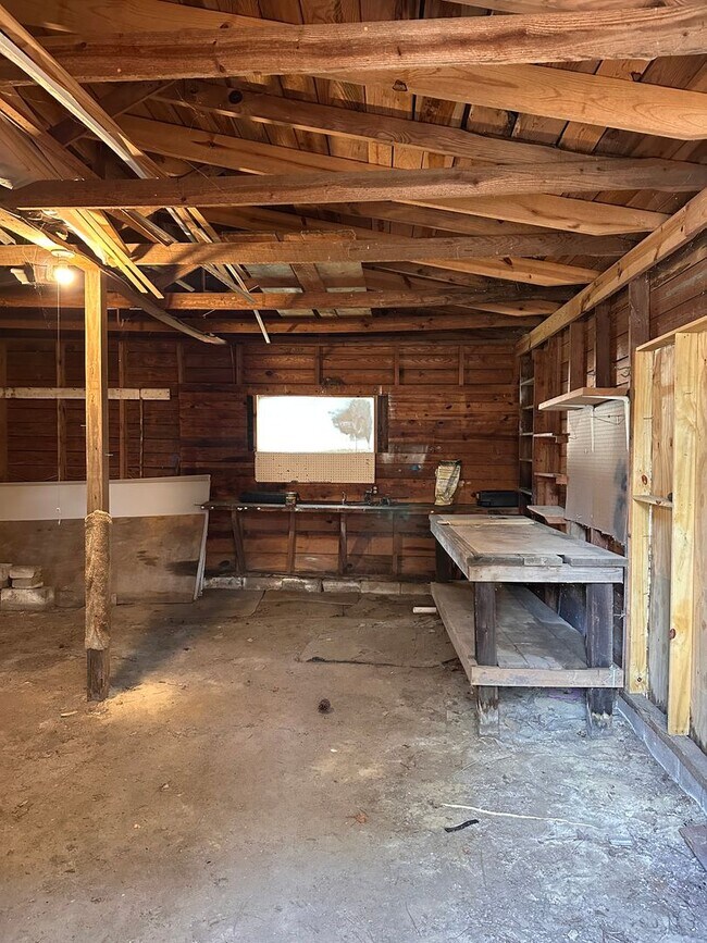 Building Photo - RENTAL HOME 3BD/2BTH