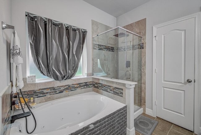 Building Photo - 2319 Gentle Breeze Ln