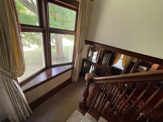 Building Photo - 68 Front St