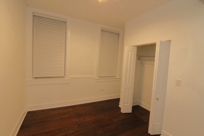 Building Photo - 1362 N Bosworth Ave