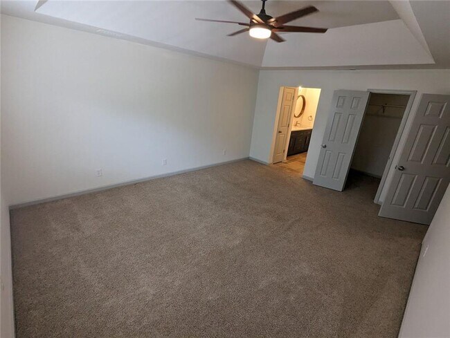 Building Photo - 1865 D'Youville Ln