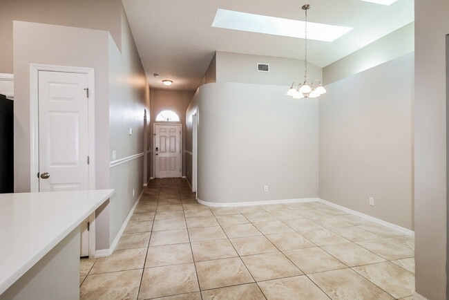 Building Photo - 6152 Weatherwood Cir