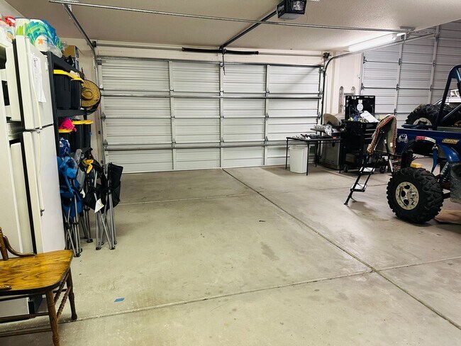 Building Photo - WINTER VACATION RENTAL Fully Furnished 3BD/2BA Bullhead City, AZ in Sunridge Estates