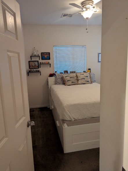 Building Photo - 6743 Haymarket St