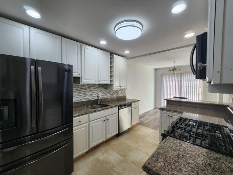 Building Photo - 21 Caraway Ct