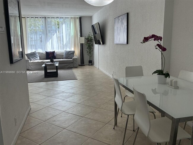 Building Photo - 1000 West Ave