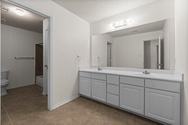 Building Photo - 16859 Blackberry Lily Ln