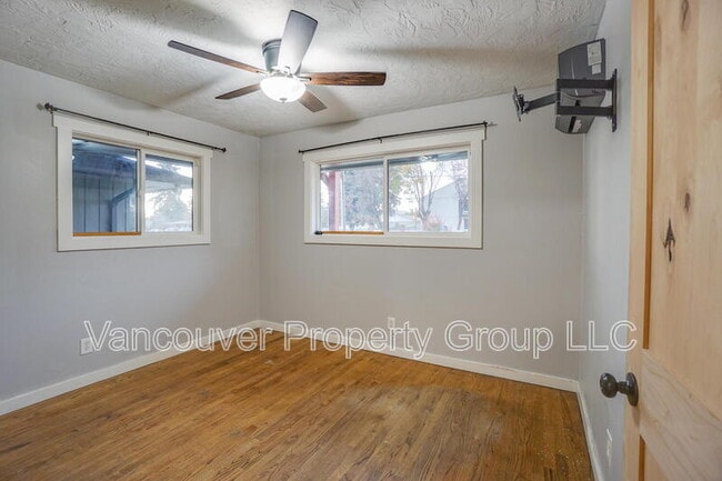 Building Photo - 3211 NE 62nd Ave