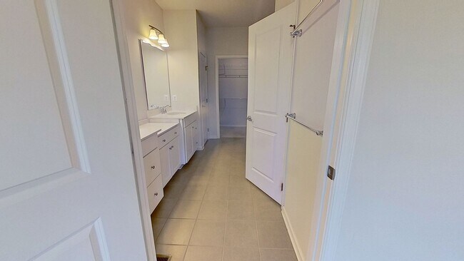 Building Photo - Updated 3-Bedroom Condo at The Villas at Greenleigh