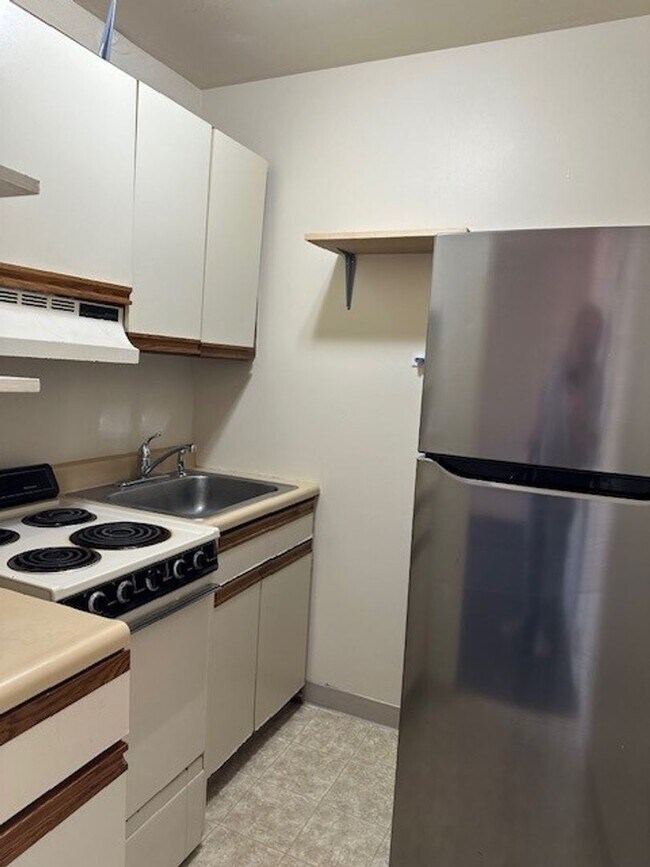 Building Photo - 213 N 2nd St